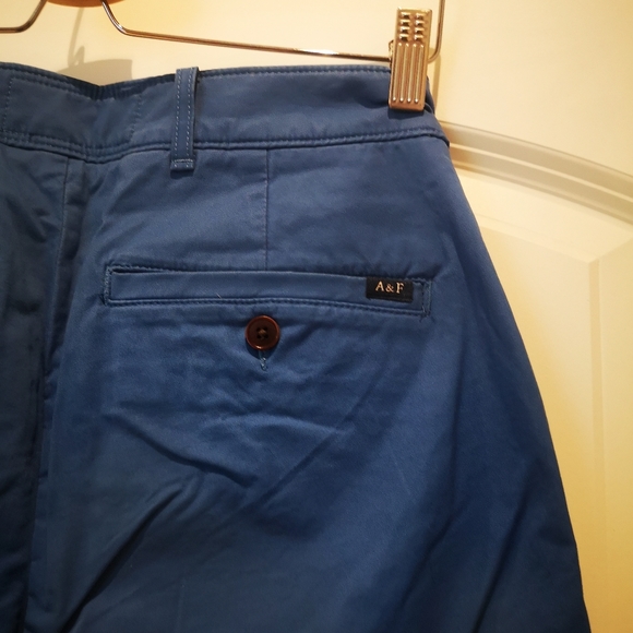 Abercrombie and Fitch chino - Picture 6 of 7